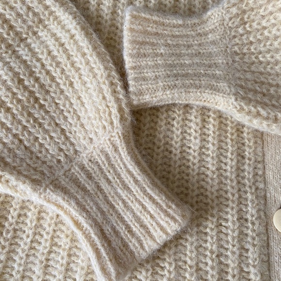 Sezane Emile in Pastel Yellow (XS) - Picture 8 of 11